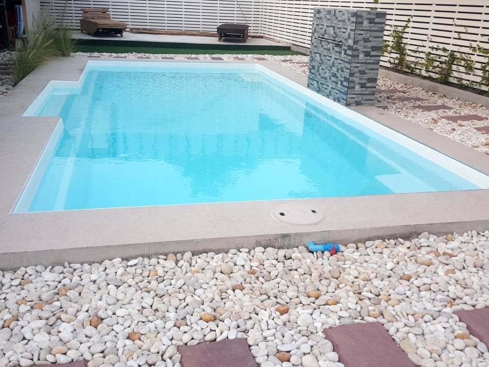 10 Reasons why fibreglass pools are better